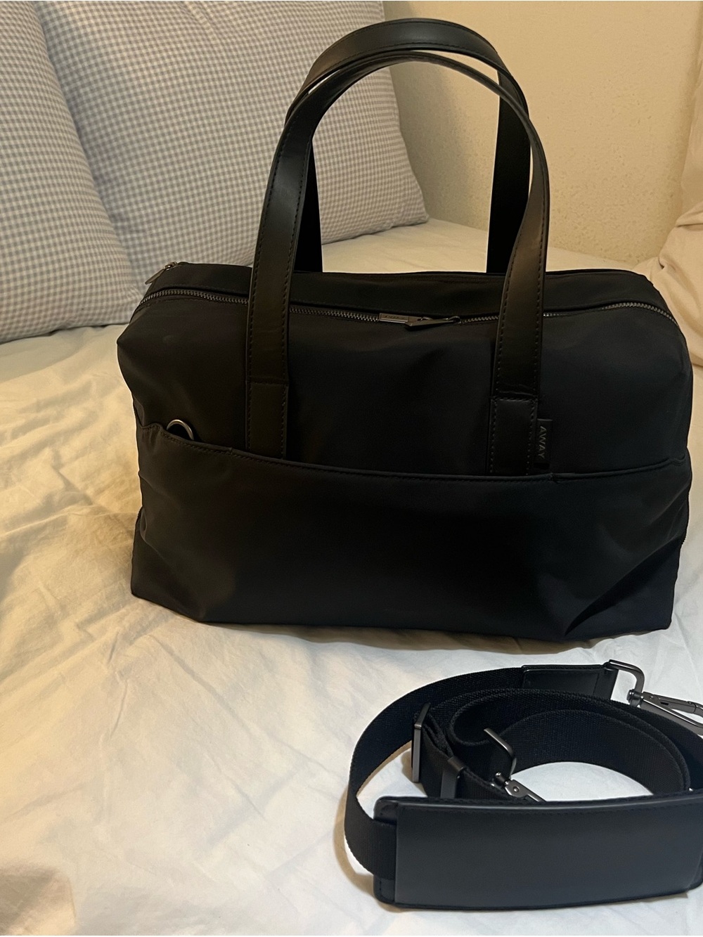 Away Black Everywhere Bag with Detachable Strap for Travel/Weekend - Picture 4 of 7